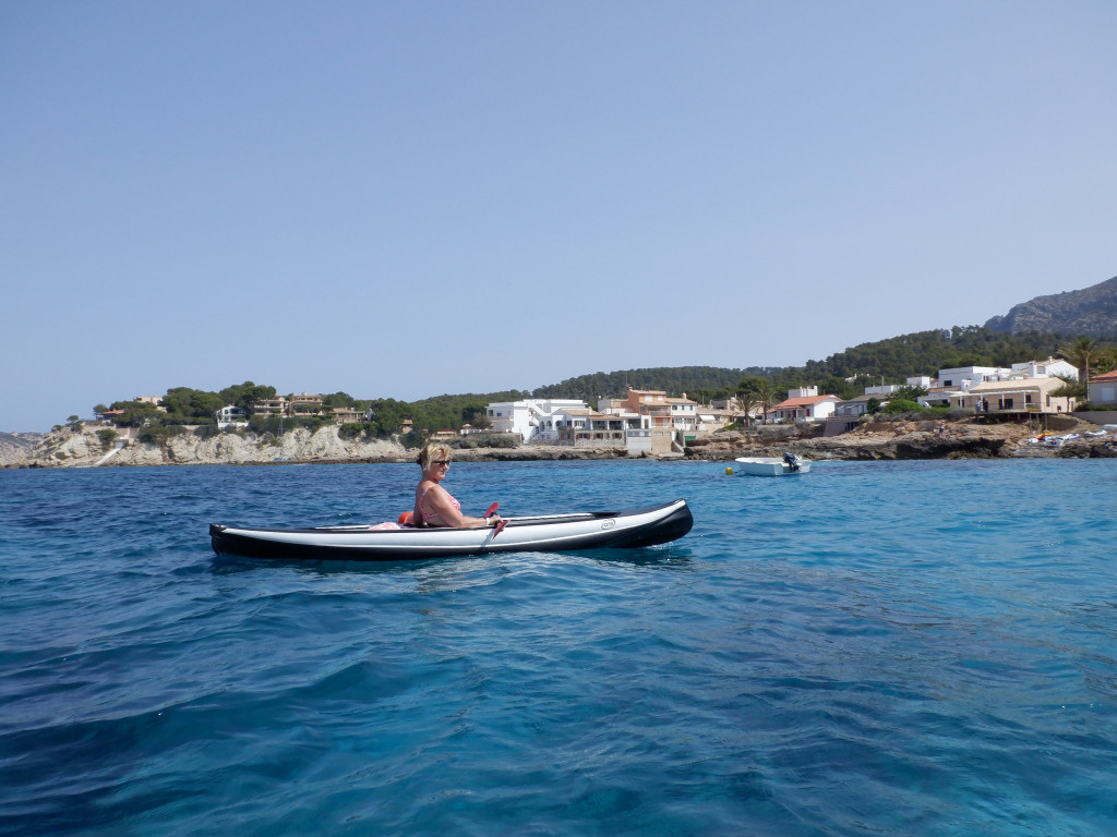 Kajak fahren an Mallorcas Küste - aktiv und relaxed