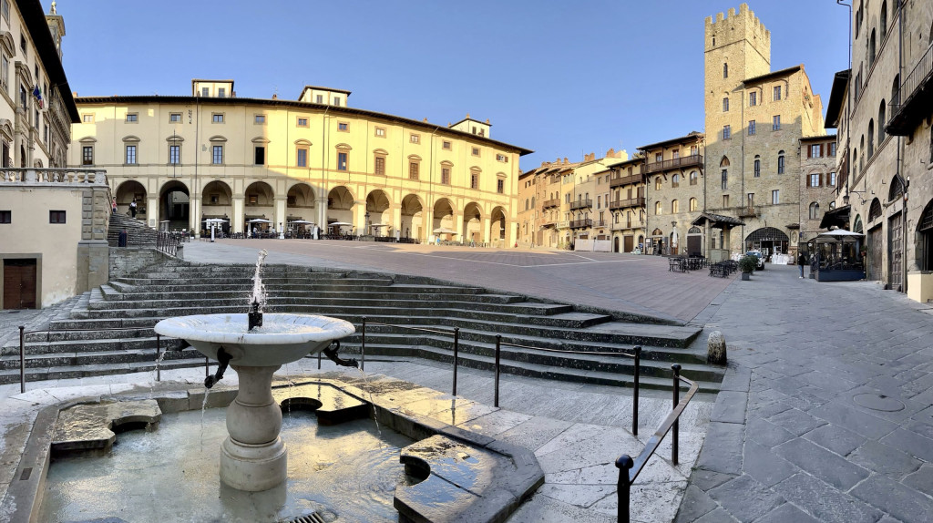Panoramabild von der Piazza Grande in Arezzo
