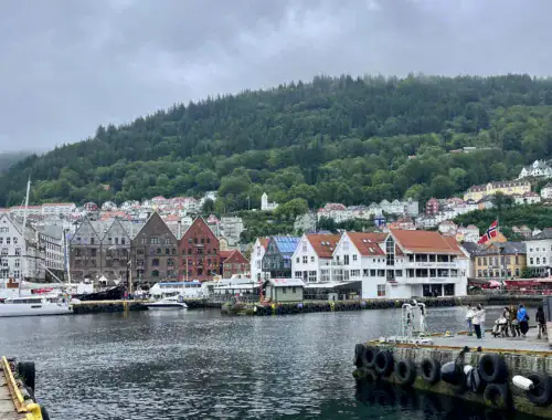 2 Tage Bergen – der perfekte Start für unsere Postschiffroute
